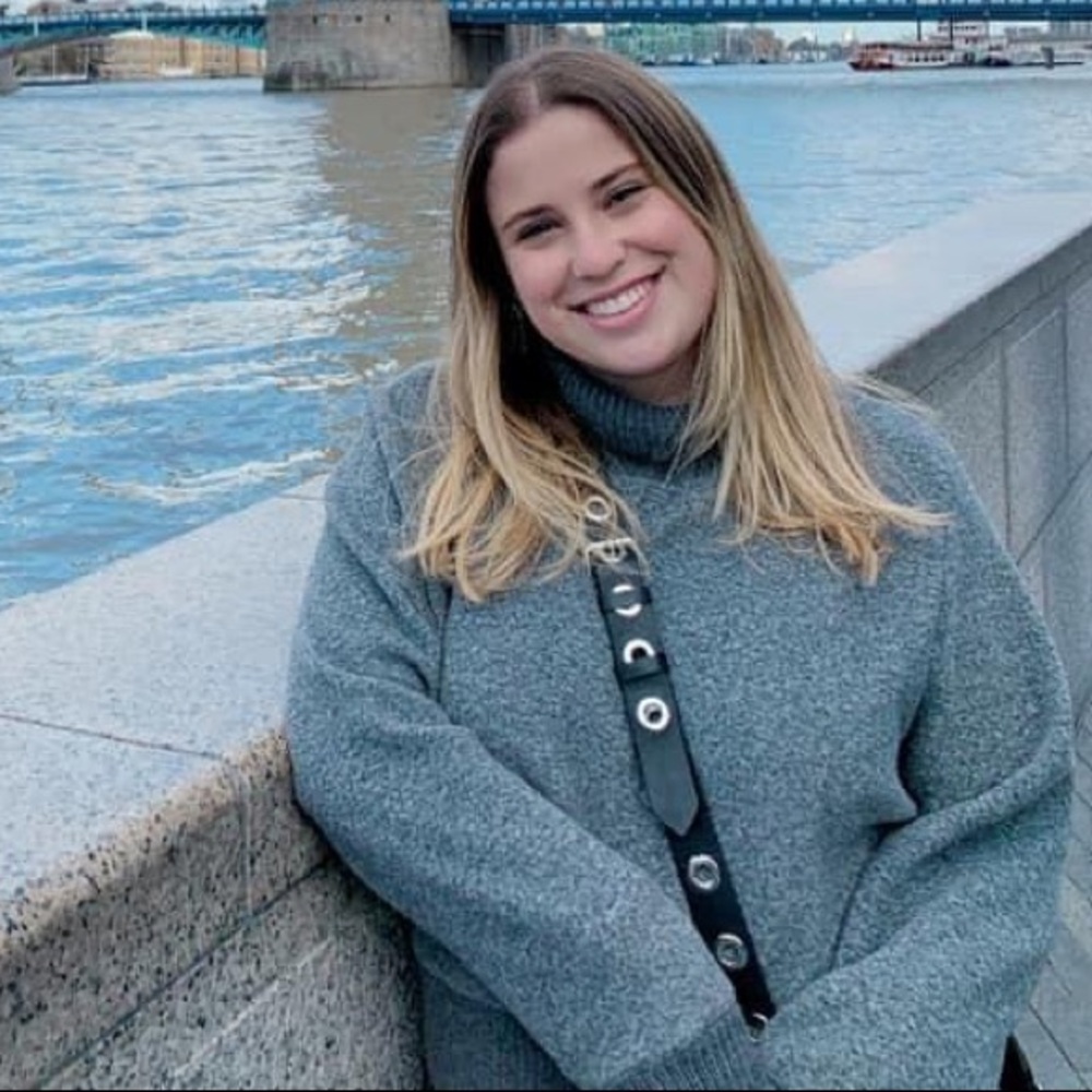Meet your Posher, Casey